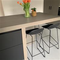 Sfeerfoto Barkruk Ellen zwart Scandinavisch design 76 cm