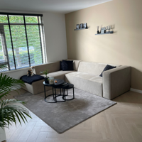 Sfeerfoto Velvet hoekbank Memphis beige links