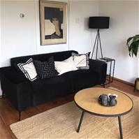 Sfeerfoto Samt Sofa Vegas 2,5-Sitzer schwarz