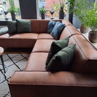 Sfeerfoto Industriële hoekbank Kansas eco-leer cognac links