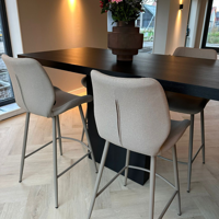 Sfeerfoto Scandinavische barkruk Jena taupe gerecyclede stof 69 cm