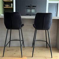 Sfeerfoto Velvet barkruk Toby zwart 71 cm