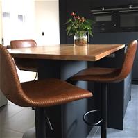 Sfeerfoto Industriële Barkruk Texas draaibaar eco-leer cognac 60-76cm