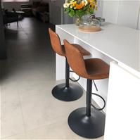 Sfeerfoto Industriële Barkruk Texas draaibaar eco-leer cognac 60-76cm