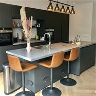 Sfeerfoto Industriële Barkruk Texas draaibaar eco-leer cognac 60-76cm