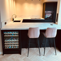 Sfeerfoto Velvet barkruk Toby roze 71 cm