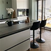 Sfeerfoto Velvet barkruk Frenkie groen 60-76 cm