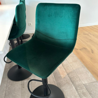 Sfeerfoto Velvet barkruk Frenkie groen 60-76 cm