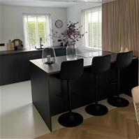 Sfeerfoto Velvet barkruk Frenkie zwart 60-76 cm