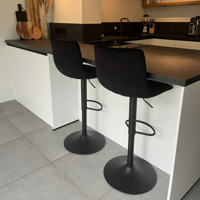 Sfeerfoto Velvet barkruk Frenkie zwart 60-76 cm