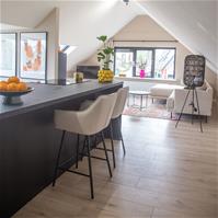 Sfeerfoto Barhocker Andor off white recycelter Stoff 65 - 78 cm