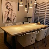 Sfeerfoto Scandinavische eetkamerstoel Jens taupe