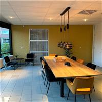 Sfeerfoto Esszimmerstuhl Samt Mika mit Armlehne schwarz