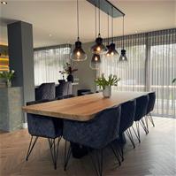 Sfeerfoto Esszimmerstuhl Samt Jaxon mit Armlehne anthrazit