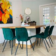 Sfeerfoto Velvet eetkamerstoel Toby donkergroen