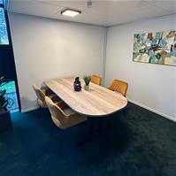 Sfeerfoto Esszimmerstuhl Samt Mika mit Armlehne ockergelb