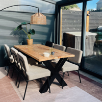 Sfeerfoto Scandinavische eetkamerstoel Espen taupe gerecyclede stof