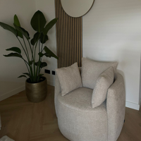 Sfeerfoto Fauteuil Ruby chenille stof taupe